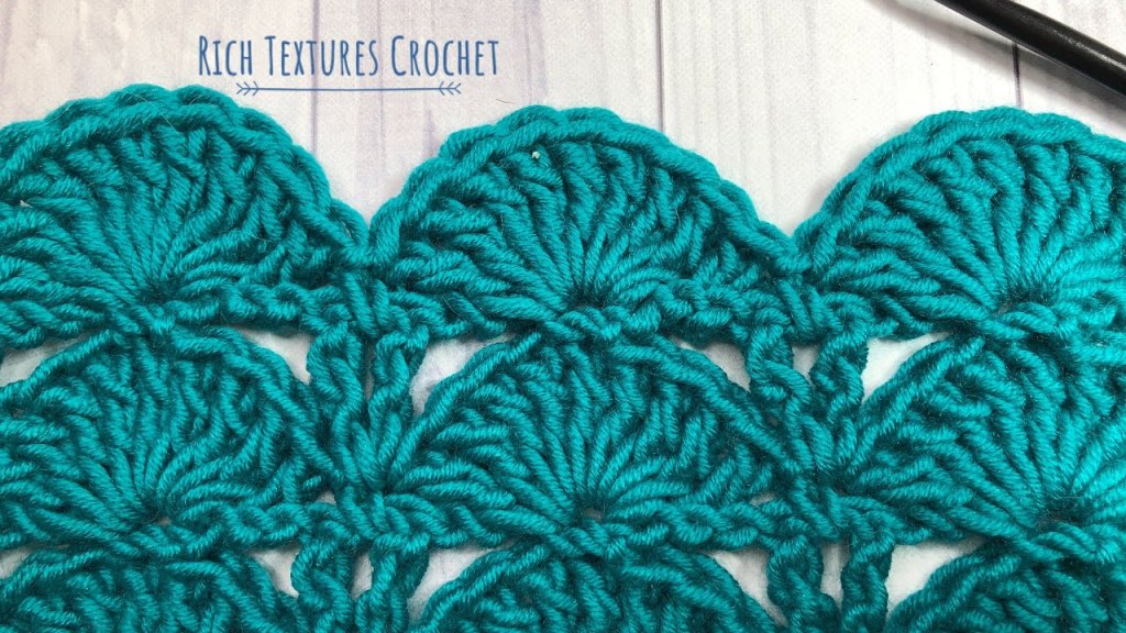 Picture of: How to Crochet the Peacock Fan Stitch